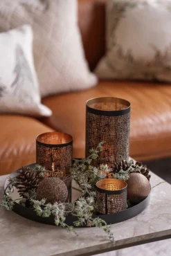 Girlander sedertre med snø