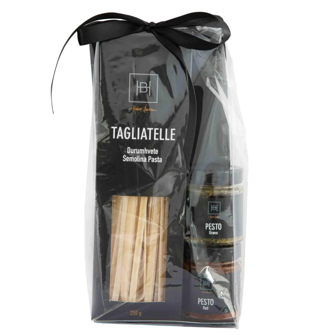 Halvor Bakke Gavesett med pasta og pesto