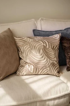 Putetrekk Aria broderi 48x48cm