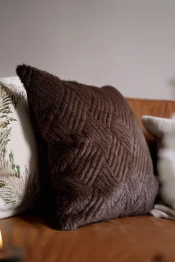 Putetrekk Faux fur grafisk 48x48cm brun