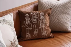 Putetrekk Nøtteknekker 40x40cm