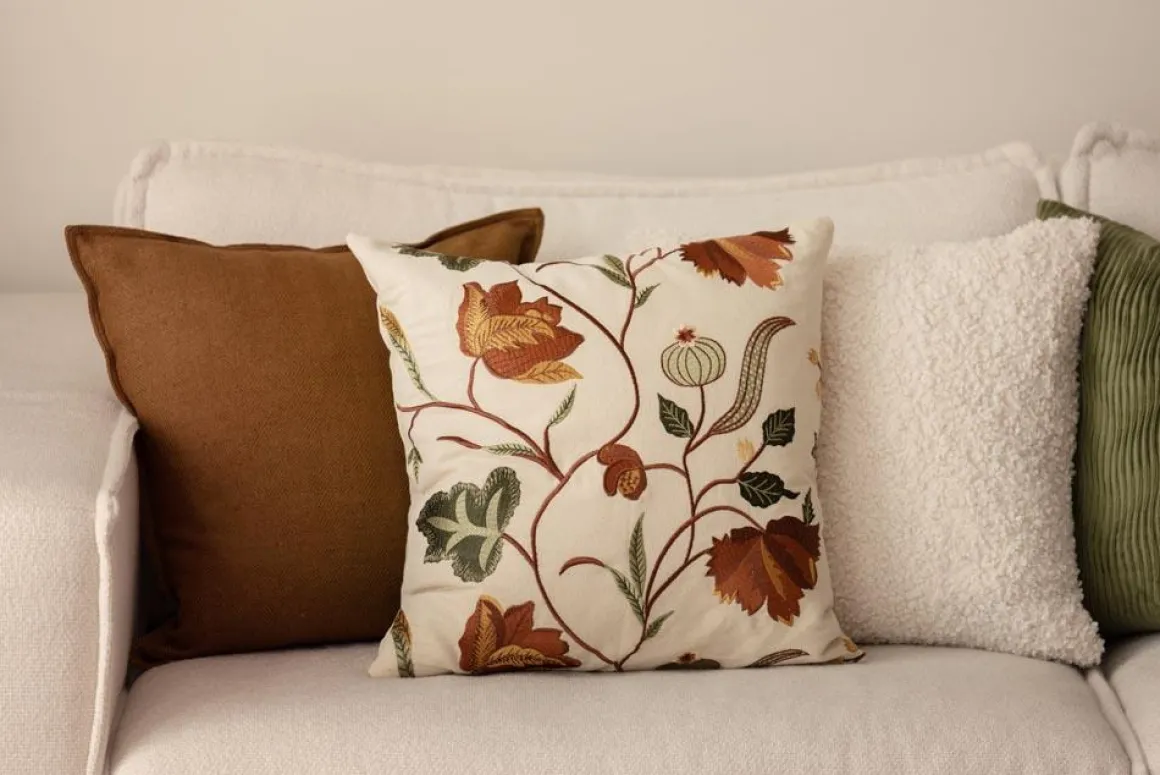 Putetrekk Poppy broderi 48x48cm