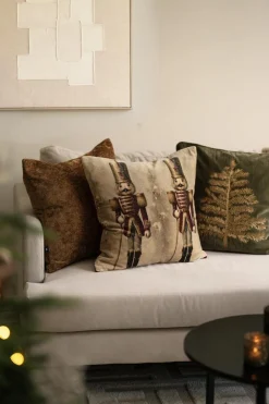 Putetrekk velur Nøtteknekkere 48x48cm